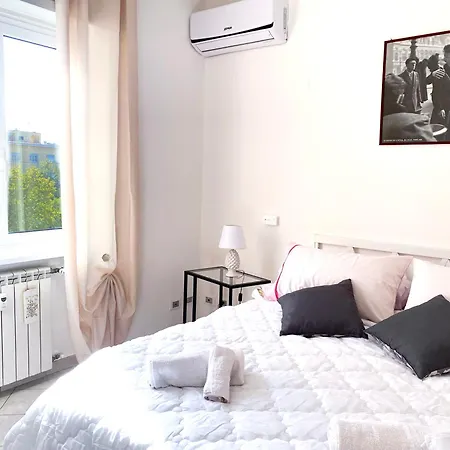 Ophele House Apartament *
